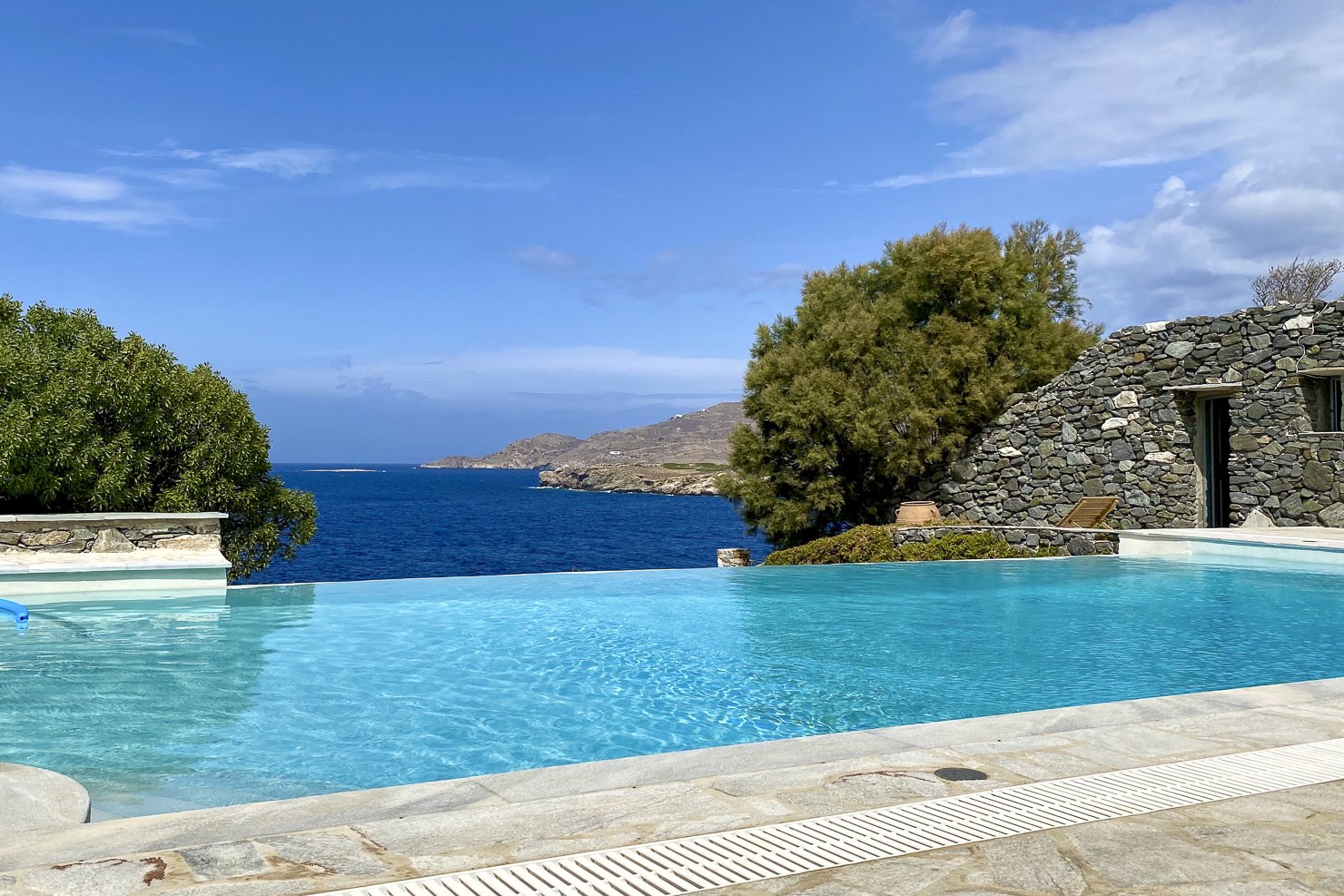 Infinity pool